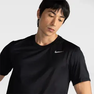 Camiseta Nike Dri-FIT Legend - Masculina